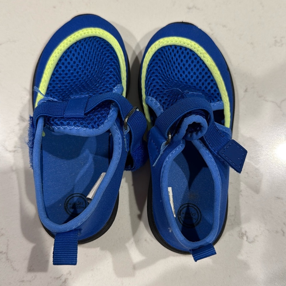 Water shoes